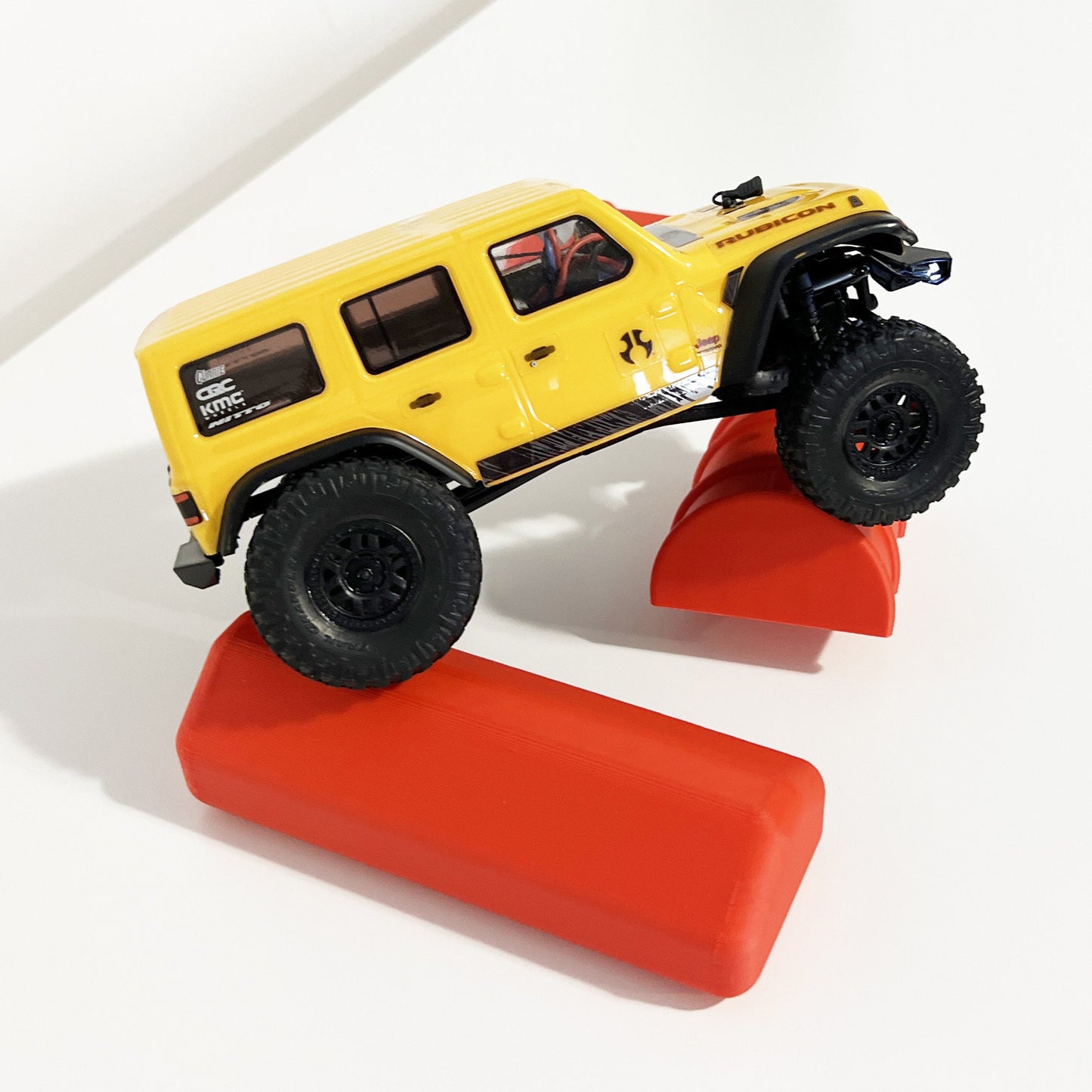 1/18 - 1/24th Over Sized Obstacles - 2 55 Gallon Half Drums & 1 Parking Block - Crawler Scale- Obstacle Course - Anti Slip Rubber Feet