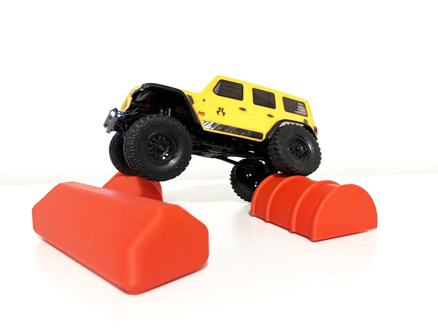 1/18 - 1/24th Over Sized Obstacles - 2 55 Gallon Half Drums & 1 Parking Block - Crawler Scale- Obstacle Course - Anti Slip Rubber Feet