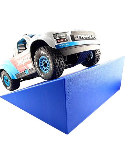 Jeff Did It! - 1/16-1/18th Car Truck Old School Ramp - 250mm Wide 250mm Deep 98mm High - Includes 10 Anti Slip Rubber Feet - Catch Big Air!