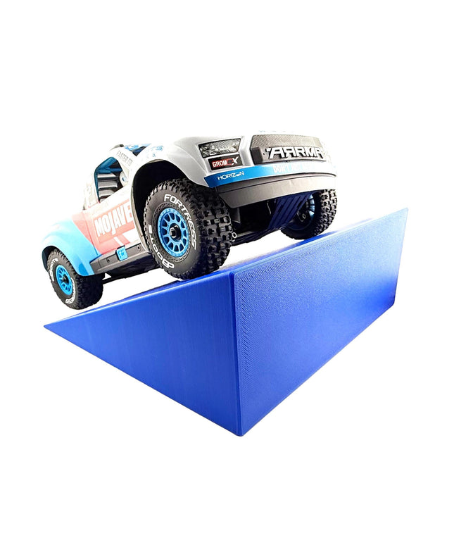 Jeff Did It! - 1/16-1/18th Car Truck Old School Ramp - 250mm Wide 250mm Deep 98mm High - Includes 10 Anti Slip Rubber Feet - Catch Big Air!