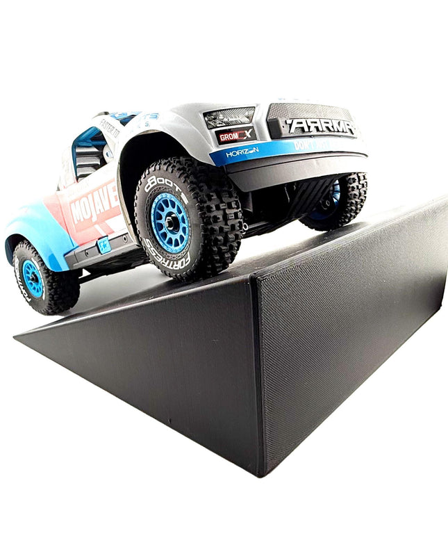 Jeff Did It! - 1/16-1/18th Car Truck Old School Ramp - 250mm Wide 250mm Deep 98mm High - Includes 10 Anti Slip Rubber Feet - Catch Big Air!