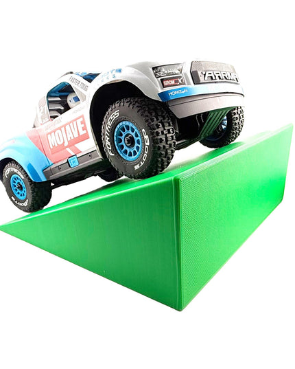 Jeff Did It! - 1/16-1/18th Car Truck Old School Ramp - 250mm Wide 250mm Deep 98mm High - Includes 10 Anti Slip Rubber Feet - Catch Big Air!