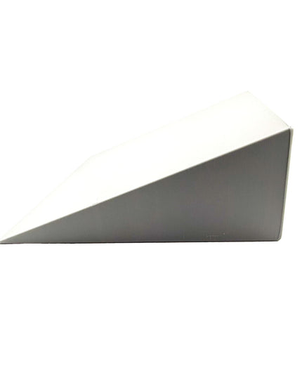 Jeff Did It! - 1/16-1/18th Car Truck Old School Ramp - 250mm Wide 250mm Deep 98mm High - Includes 10 Anti Slip Rubber Feet - Catch Big Air!
