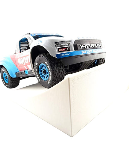 Jeff Did It! - 1/16-1/18th Car Truck Just a Kick Ramp - 250mm Wide 250mm Deep 98mm High - Includes 10 Anti Slip Rubber Feet - Catch Big Air!