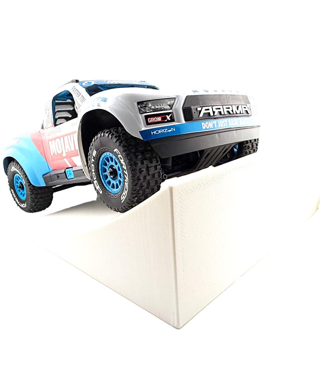 Jeff Did It! - 1/16-1/18th Car Truck Just a Kick Ramp - 250mm Wide 250mm Deep 98mm High - Includes 10 Anti Slip Rubber Feet - Catch Big Air!