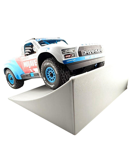 Jeff Did It! - 1/16-1/18th RC Car Truck Kick It! Ramp - 250mm Wide 230mm Deep 98mm High - Includes 8 Anti Slip Rubber Feet - Catch Big Air!
