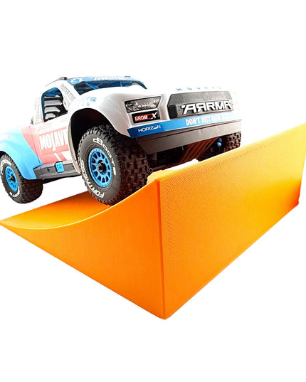 Jeff Did It! - 1/16-1/18th Car Truck Just a Kick Ramp - 250mm Wide 250mm Deep 98mm High - Includes 10 Anti Slip Rubber Feet - Catch Big Air!